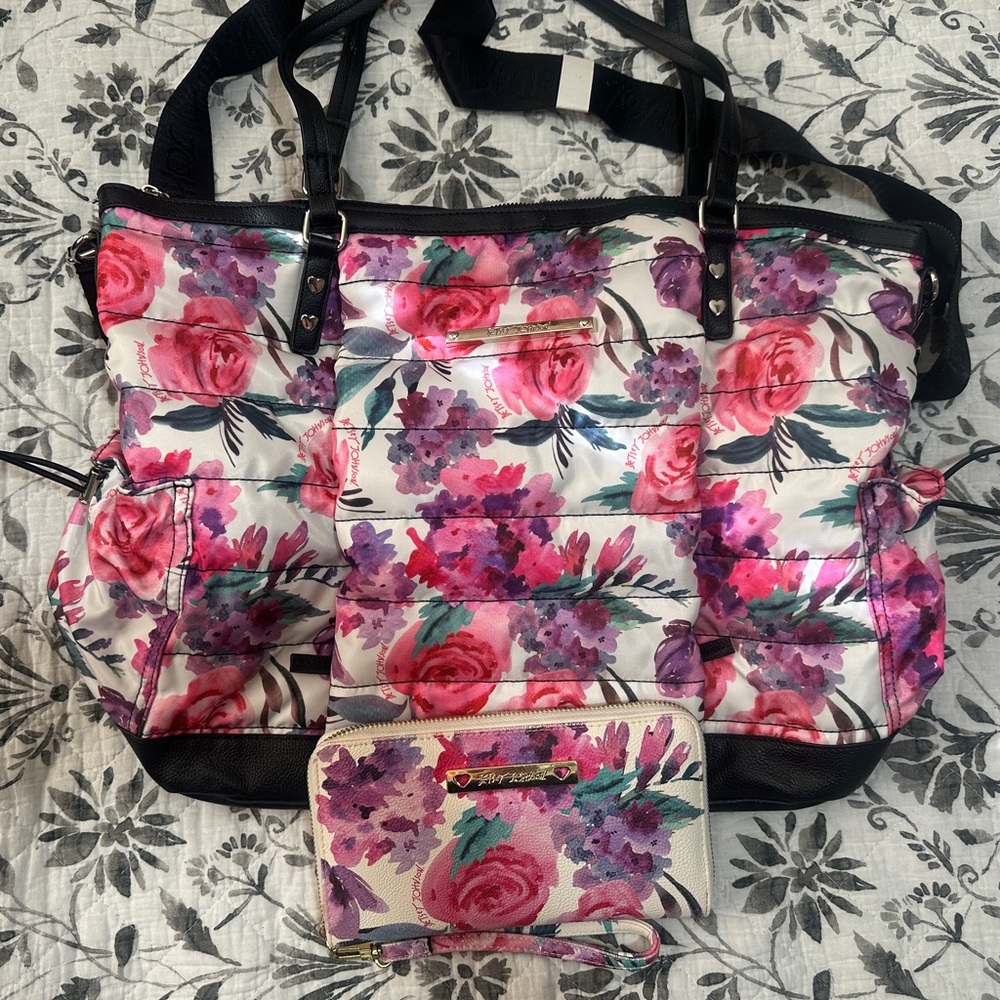 BETSEY JOHNSON TOTE & WALLET SET